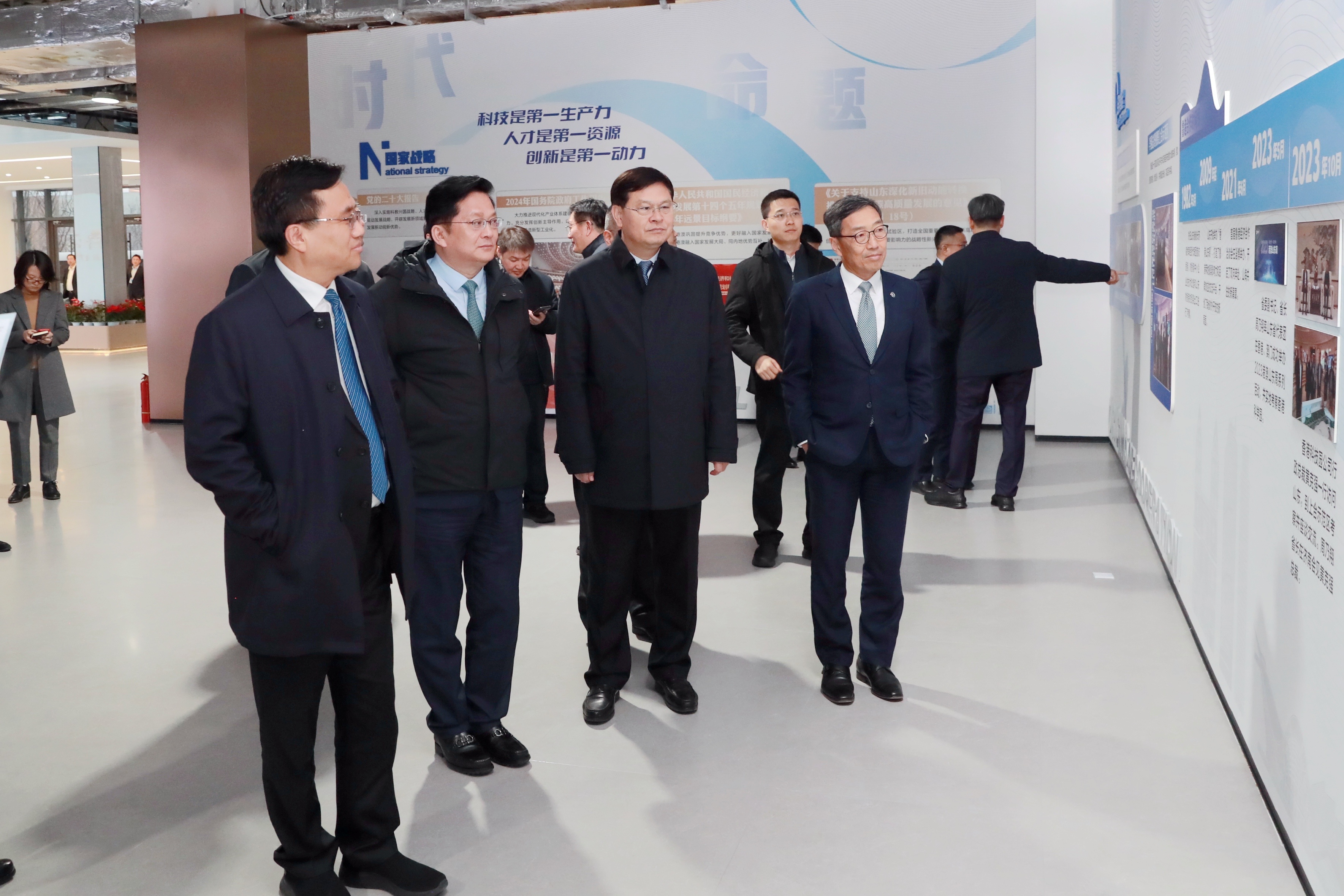 魯港科技合作創(chuàng)新中心揭牌成立 華魯集團助力青島上合與香港科技園深化合作-2.jpg